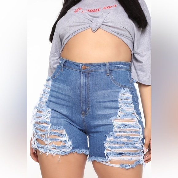 Fashion Nova 3X Yes now distressed Bermuda shorts - Picture 2 of 6
